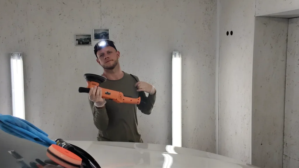 21mm orbitl polshing detailer showing polisher