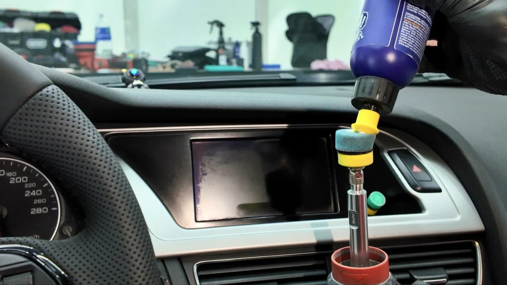 Small polishing pads for detailed and tight areas or interior details as a LCD screen.